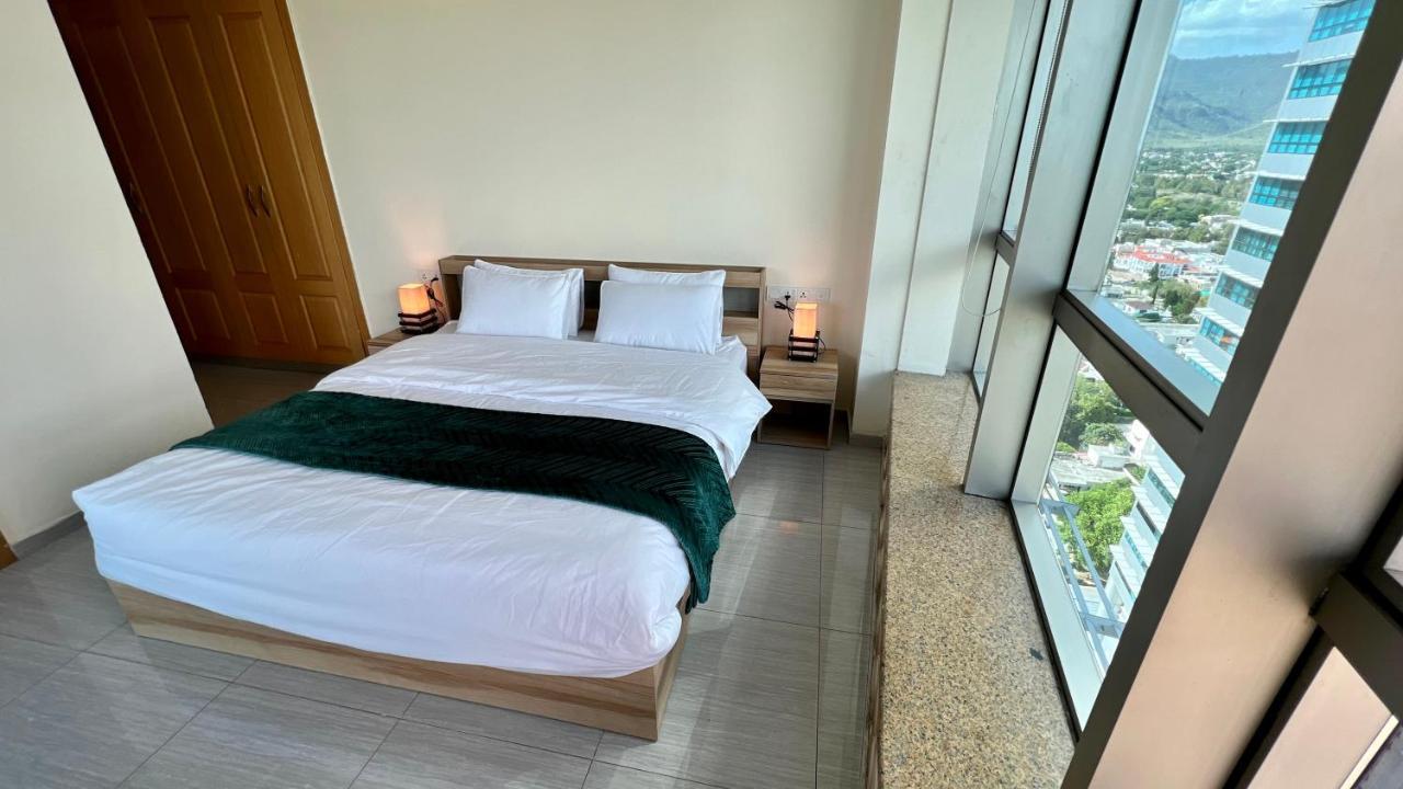 Centaurus Apartment City View Three Beds イスラマバード エクステリア 写真