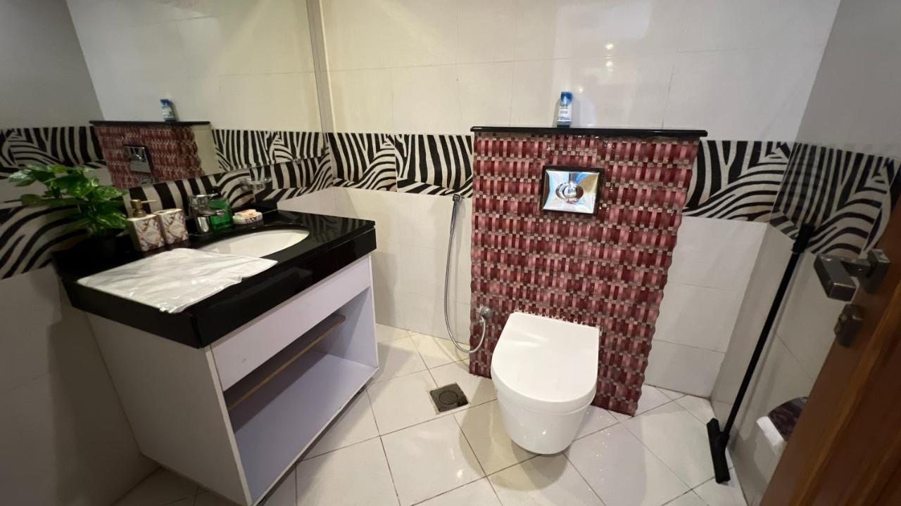 Centaurus Apartment City View Three Beds イスラマバード エクステリア 写真