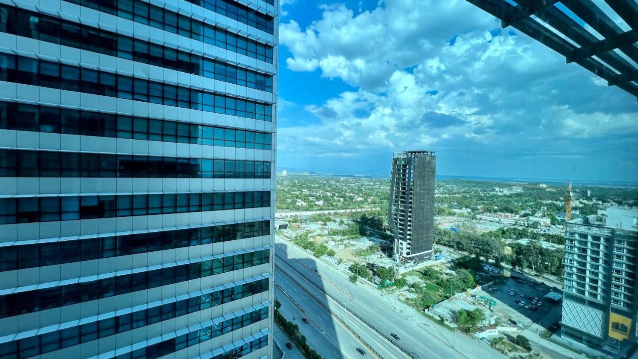 Centaurus Apartment City View Three Beds イスラマバード エクステリア 写真