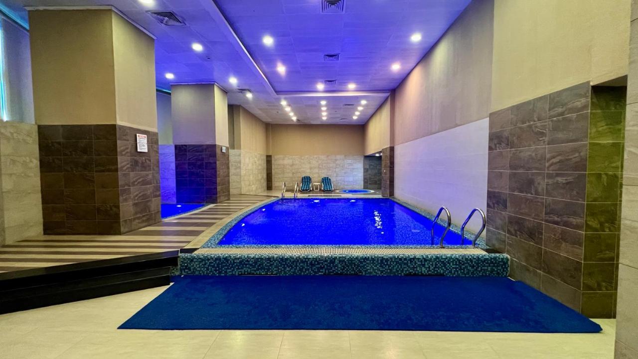 Centaurus Apartment City View Three Beds イスラマバード エクステリア 写真