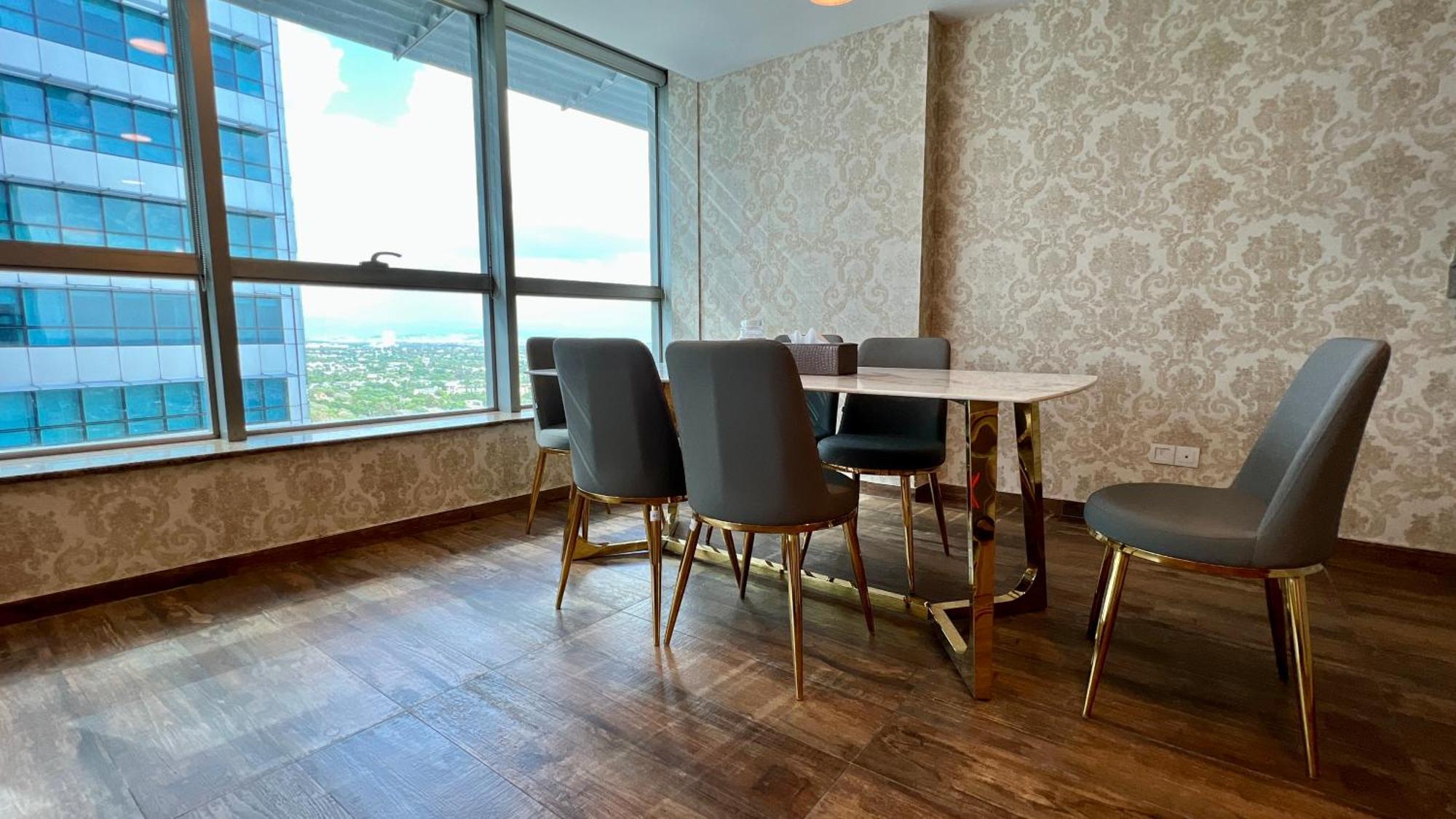 Centaurus Apartment City View Three Beds イスラマバード エクステリア 写真
