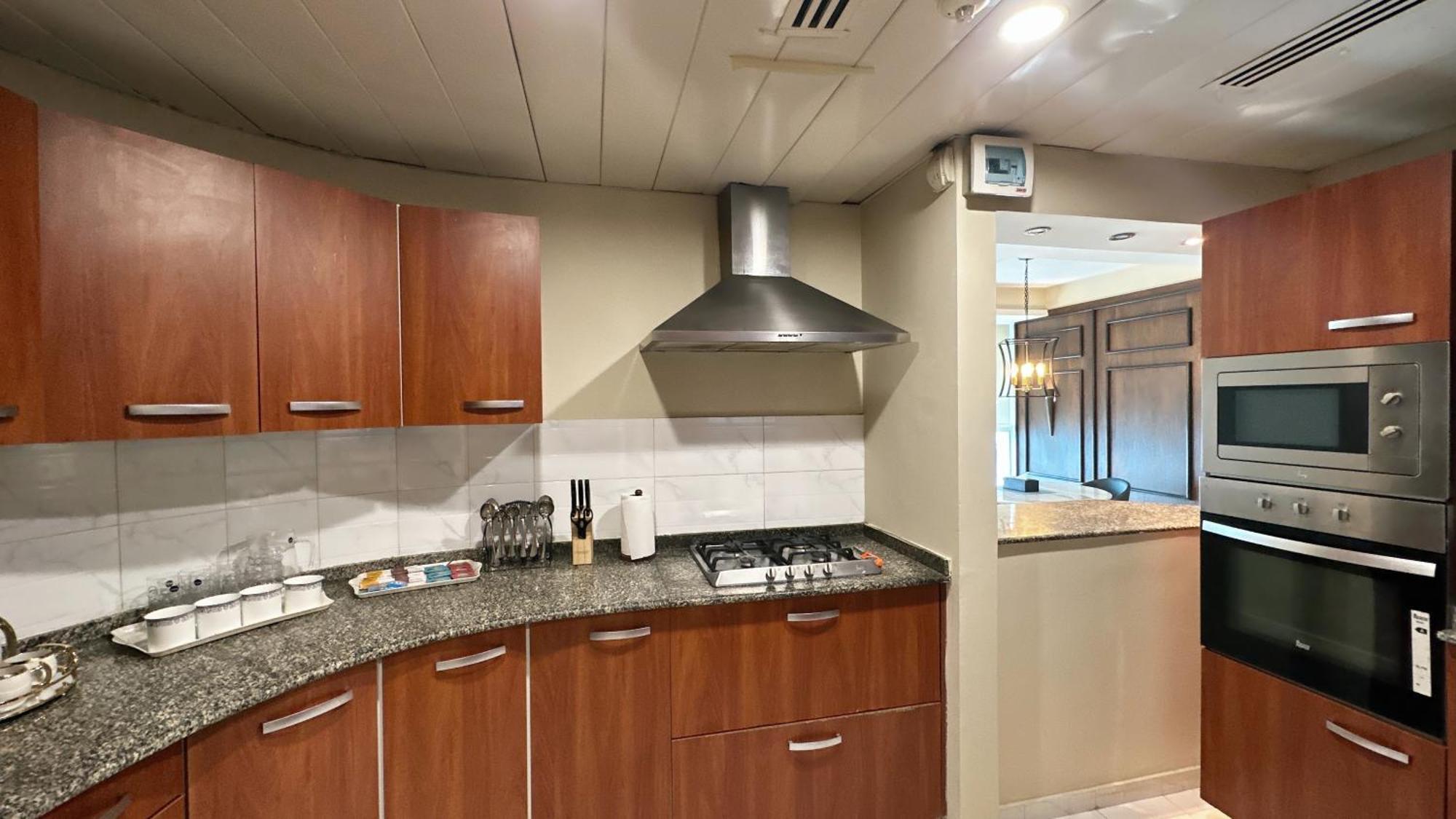 Centaurus Apartment City View Three Beds イスラマバード エクステリア 写真