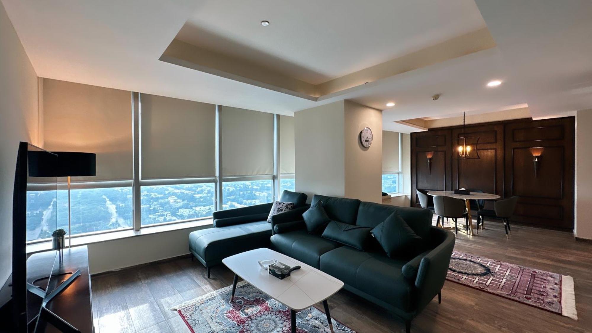Centaurus Apartment City View Three Beds イスラマバード エクステリア 写真