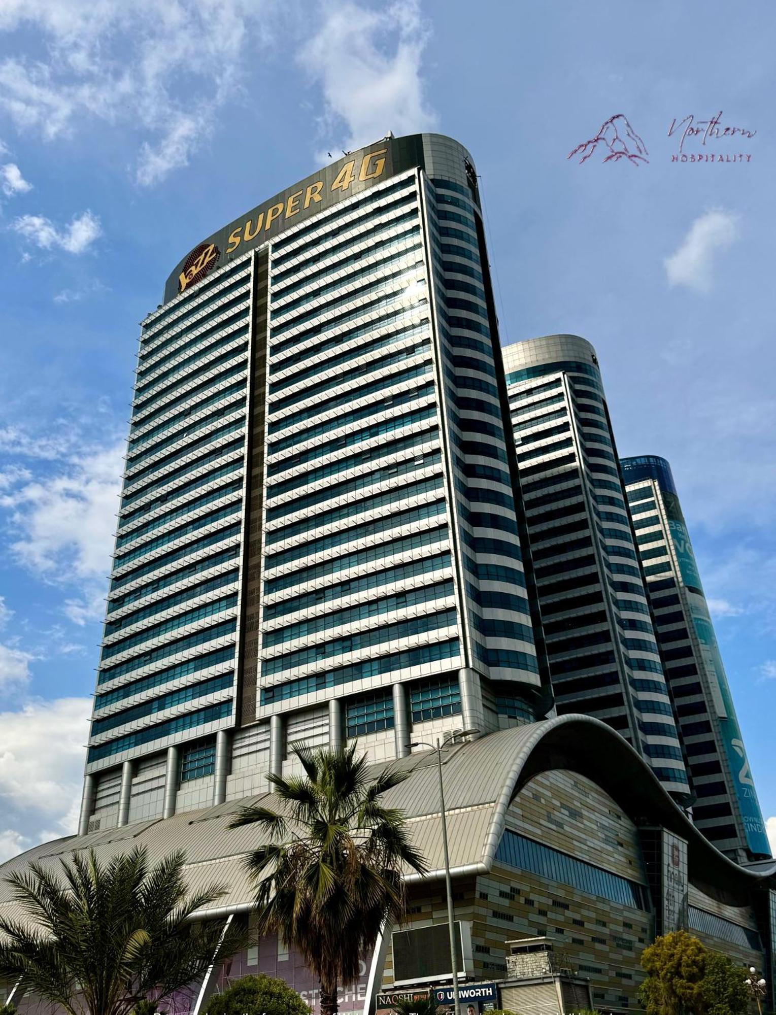 Centaurus Apartment City View Three Beds イスラマバード エクステリア 写真