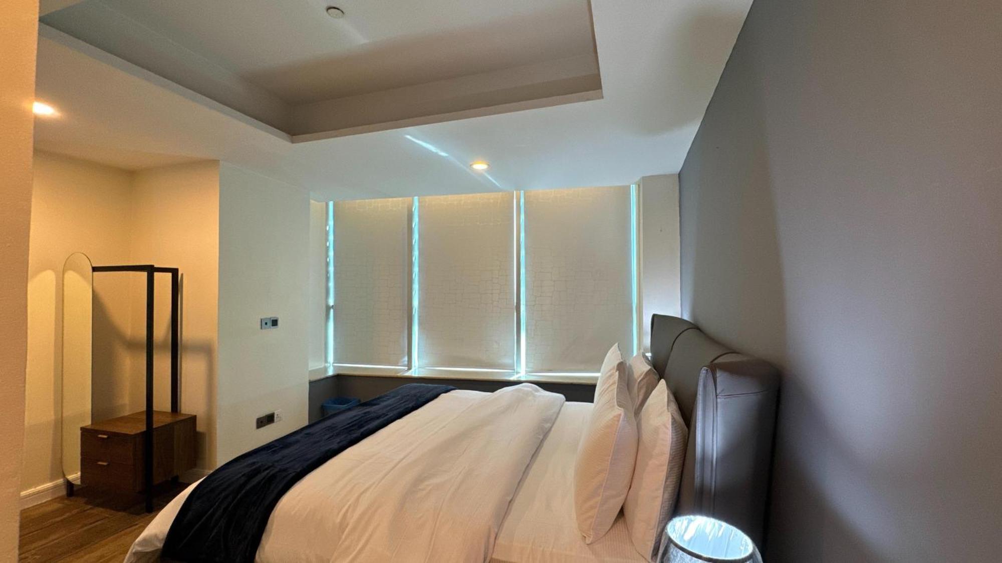 Centaurus Apartment City View Three Beds イスラマバード エクステリア 写真