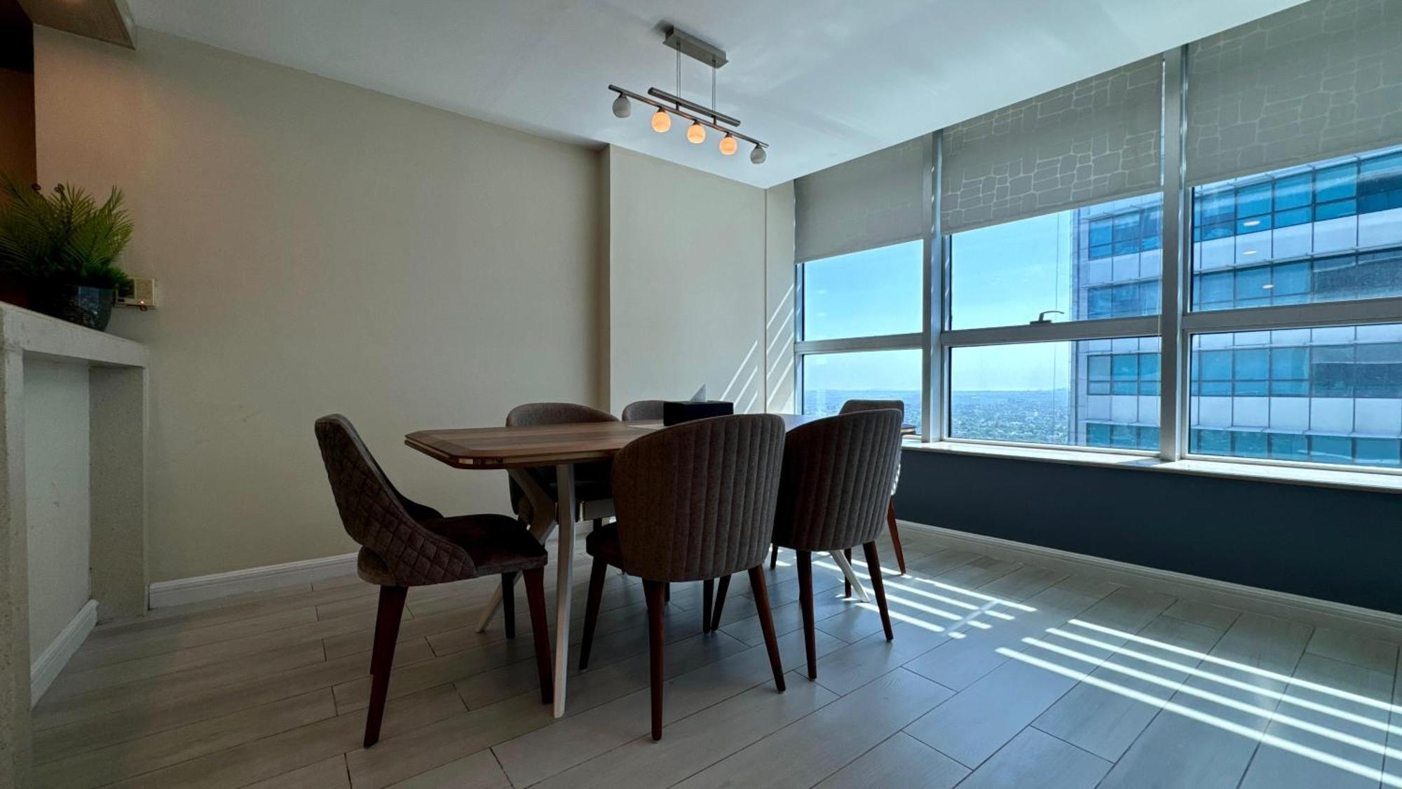 Centaurus Apartment City View Three Beds イスラマバード エクステリア 写真