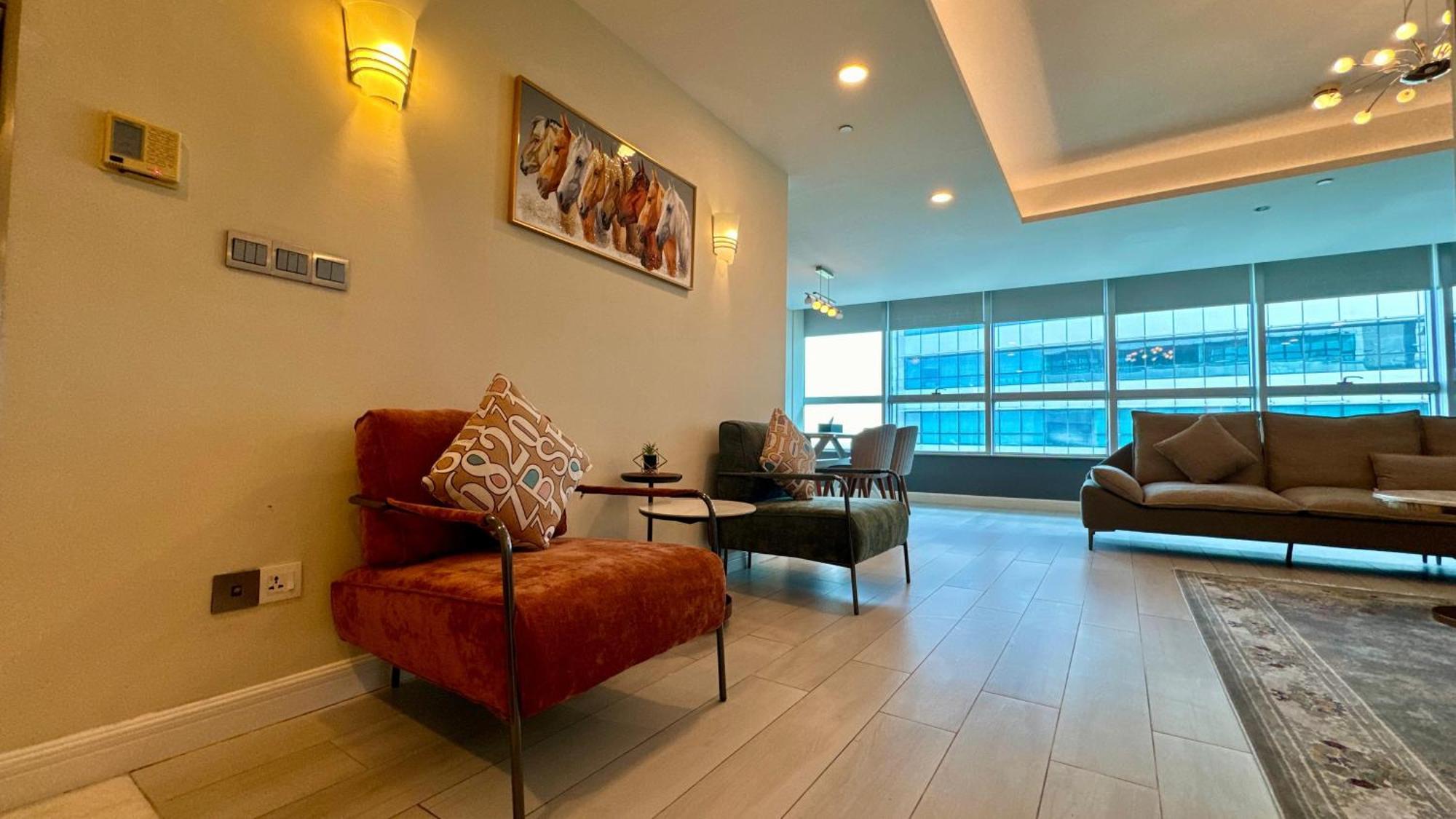 Centaurus Apartment City View Three Beds イスラマバード エクステリア 写真