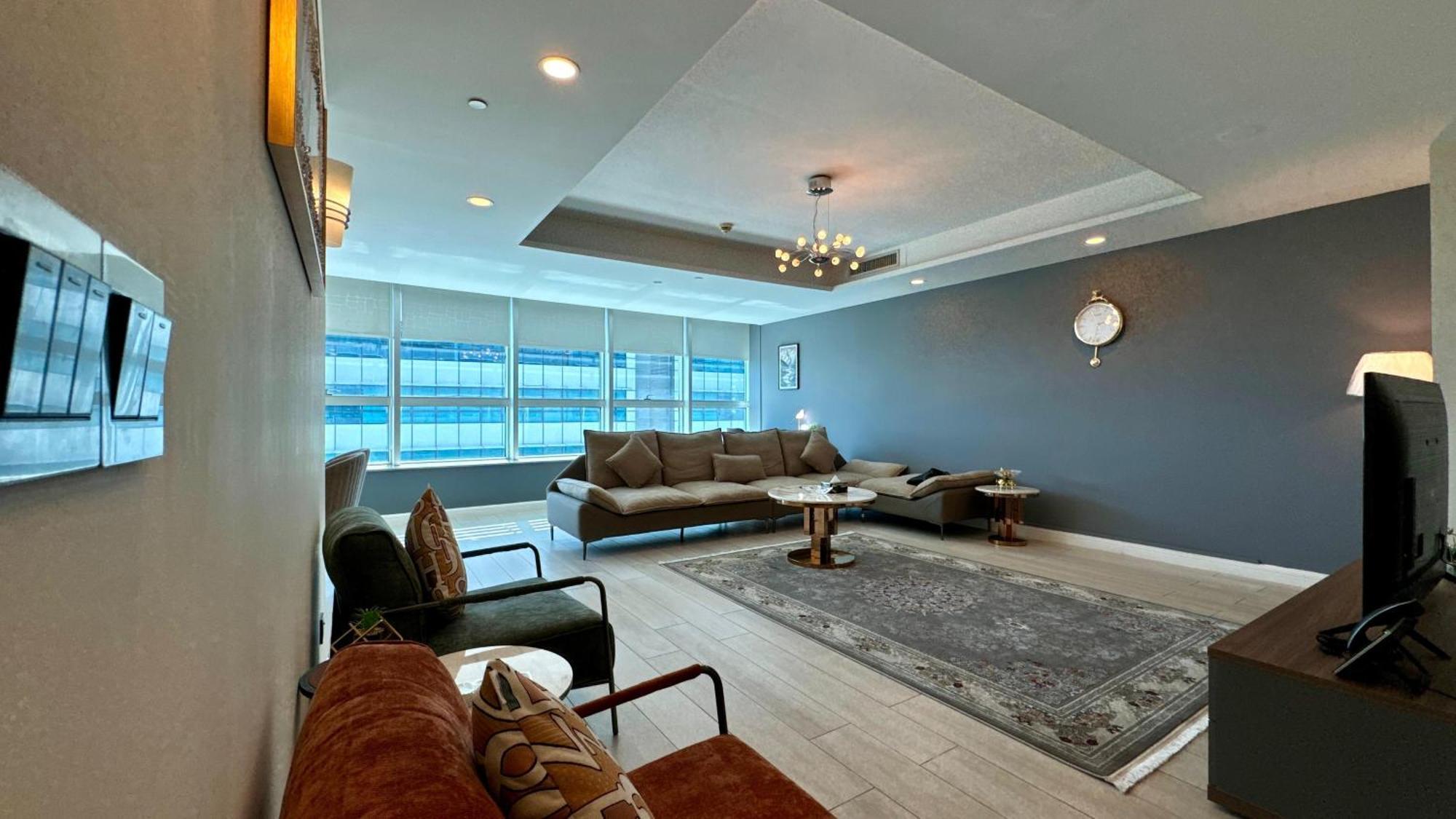Centaurus Apartment City View Three Beds イスラマバード エクステリア 写真